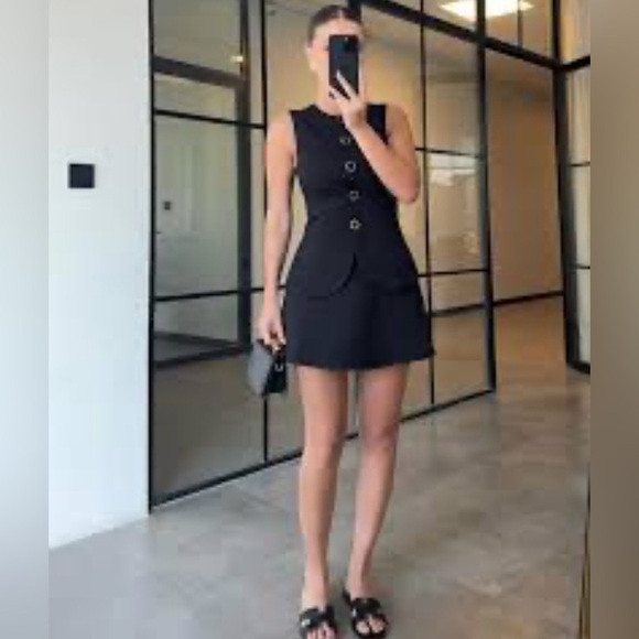 🔥🔥🔥Zara shorts vest jumpsuit - Picture 1 of 7